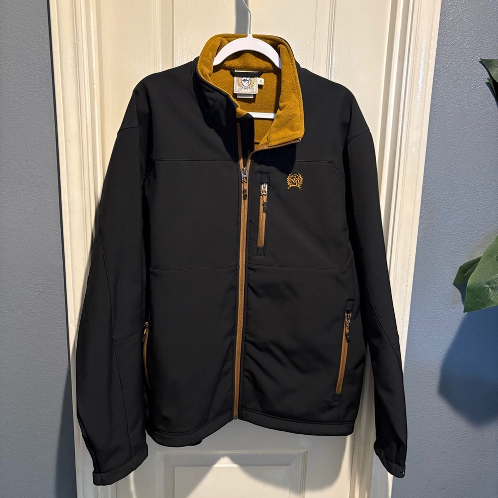 Cinch Men’s Black & Gold Softshell Jacket